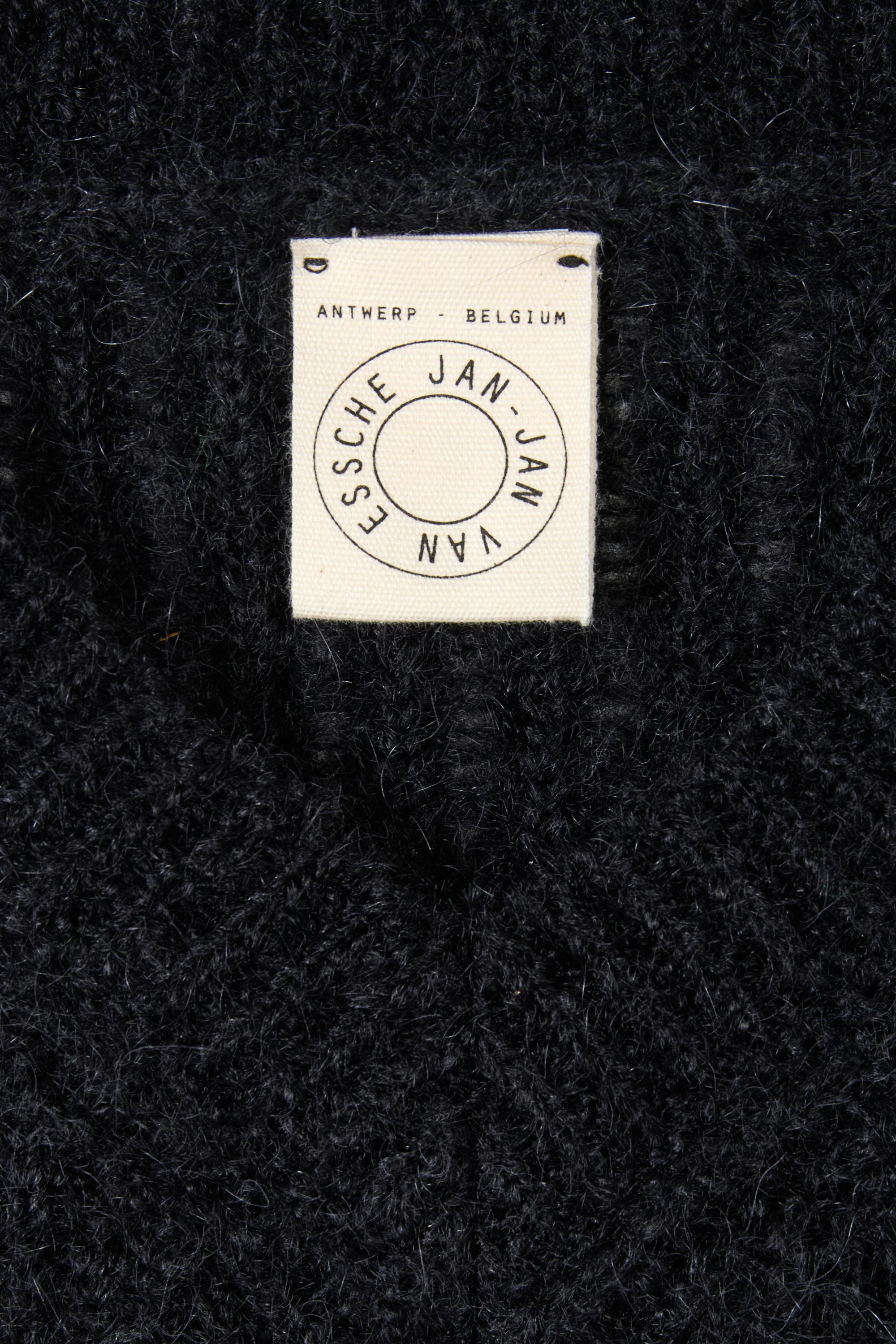 Wide Fit Sleeveless V-Neck - Image 5