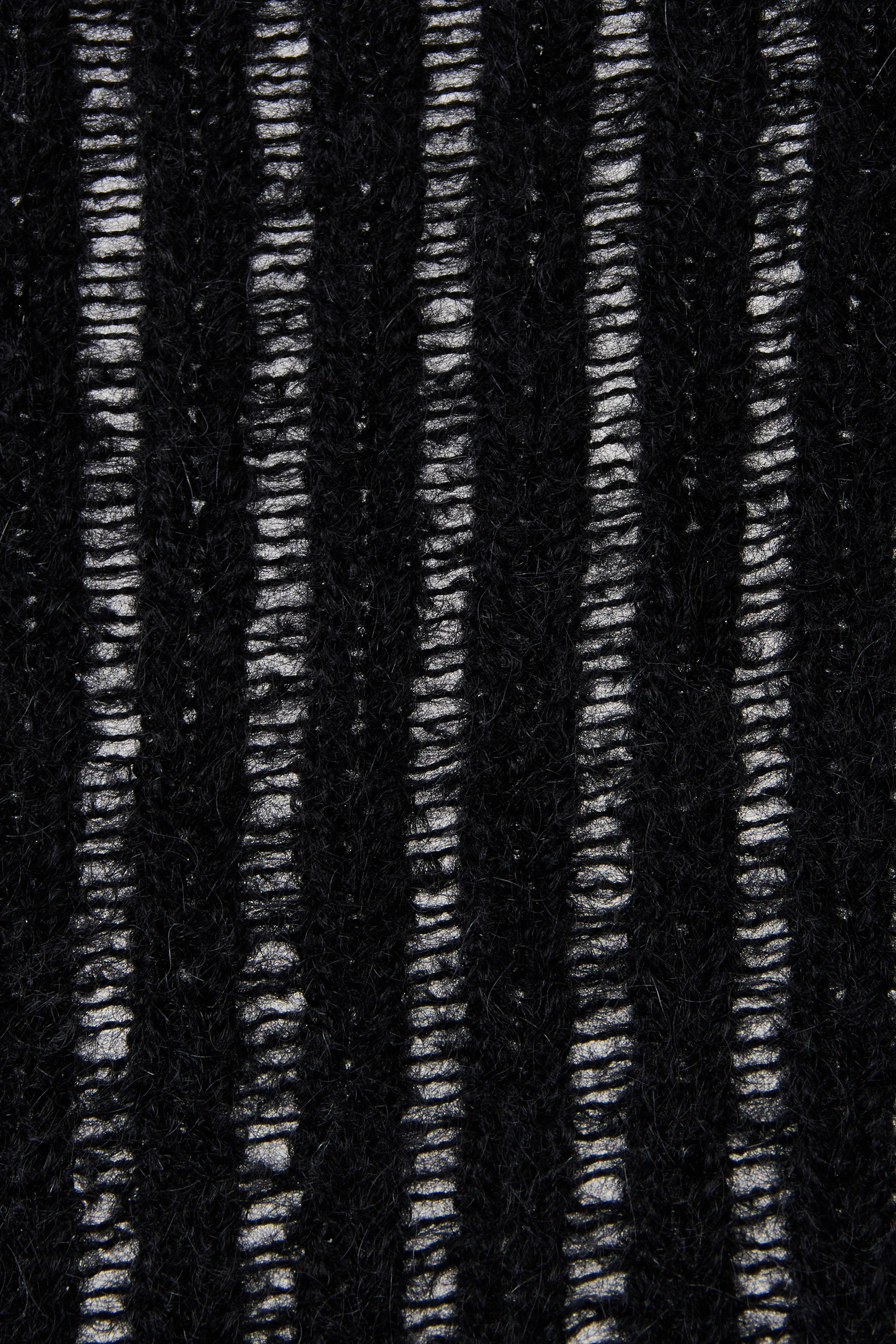 Wide Fit Sleeveless V-Neck - Image 6