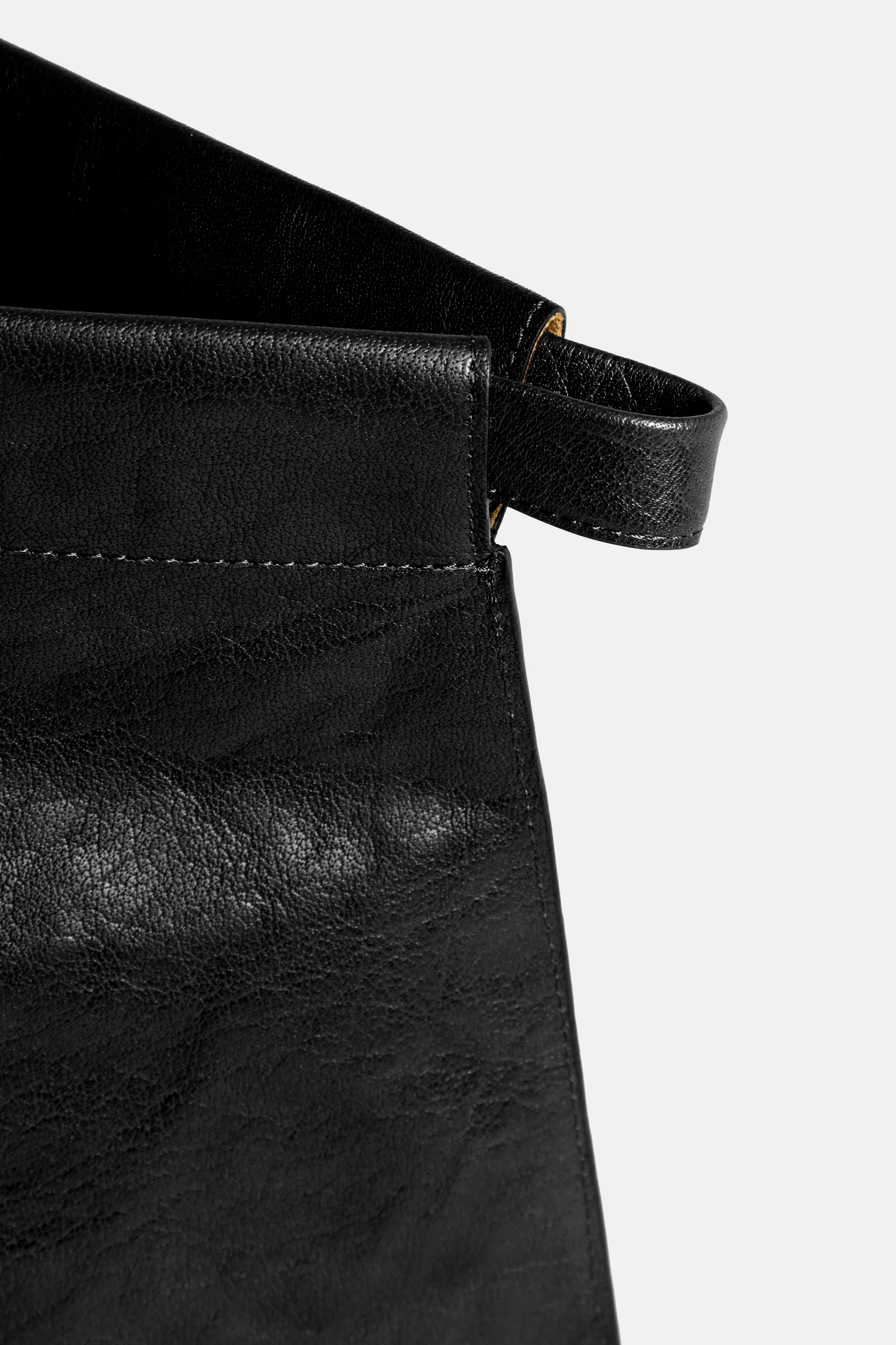 Black Shopper Eastwest Tumbled - Image 6