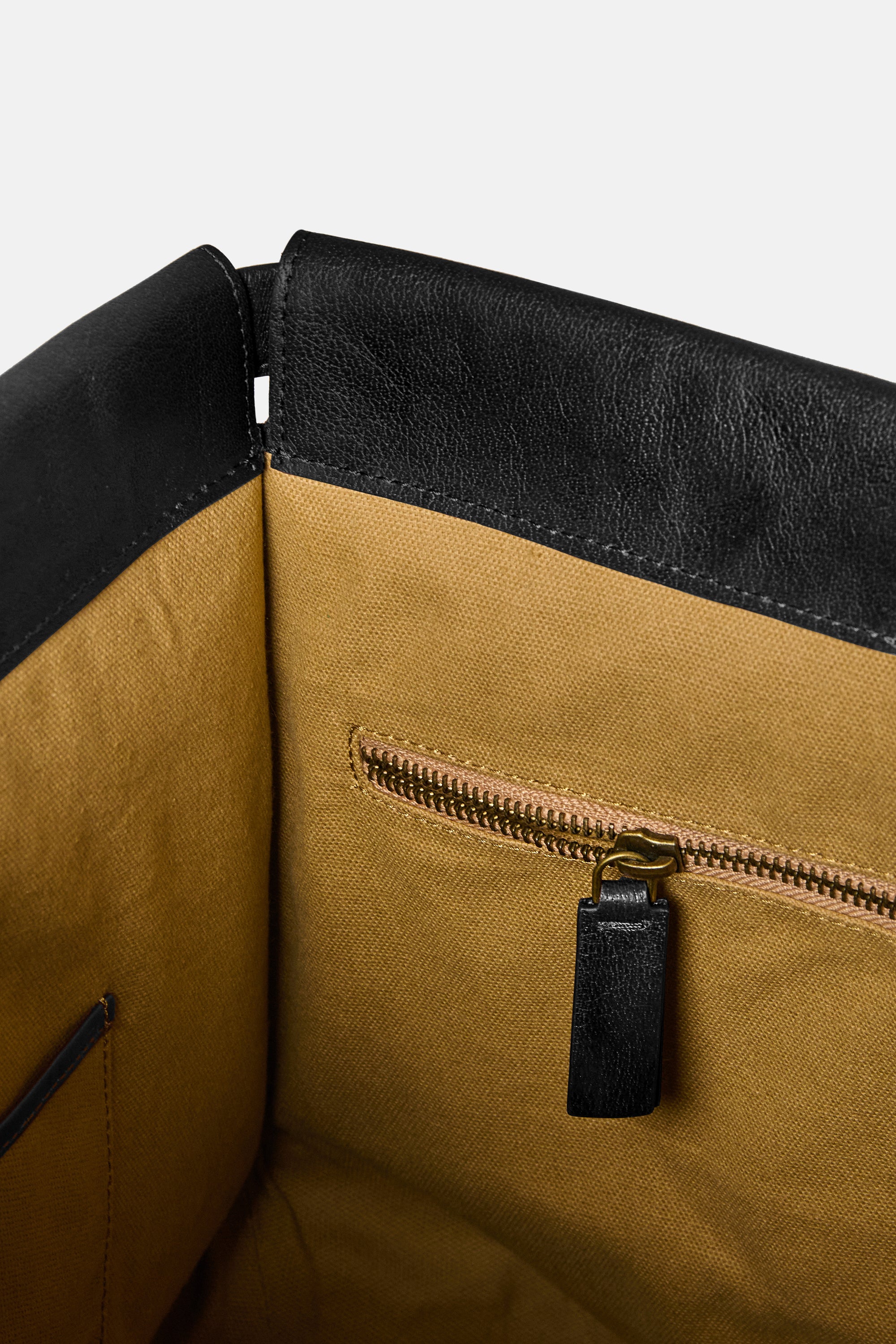 Black Shopper Eastwest Tumbled - Image 7