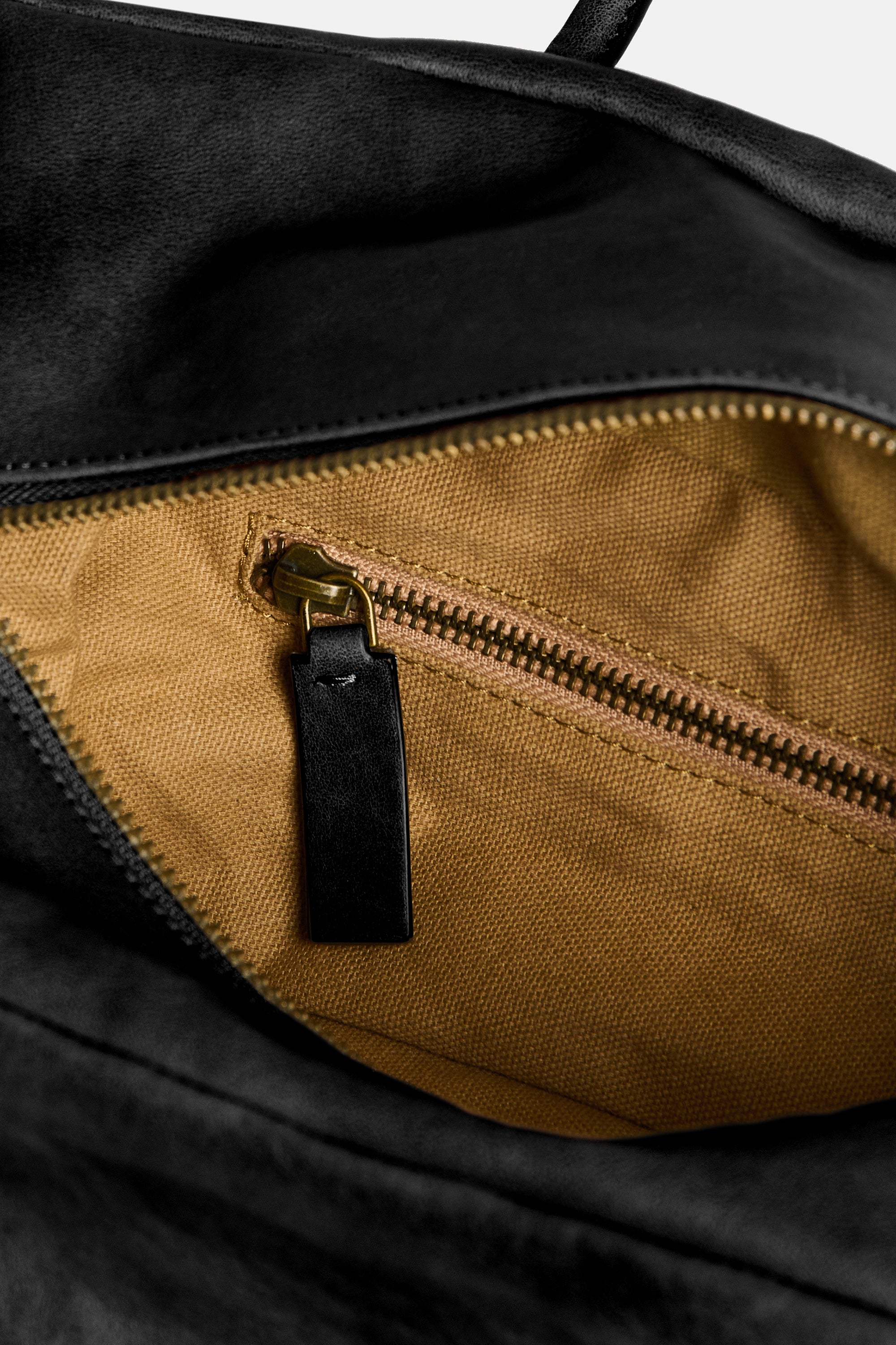 Black Shoulderbag S Matte - Image 4