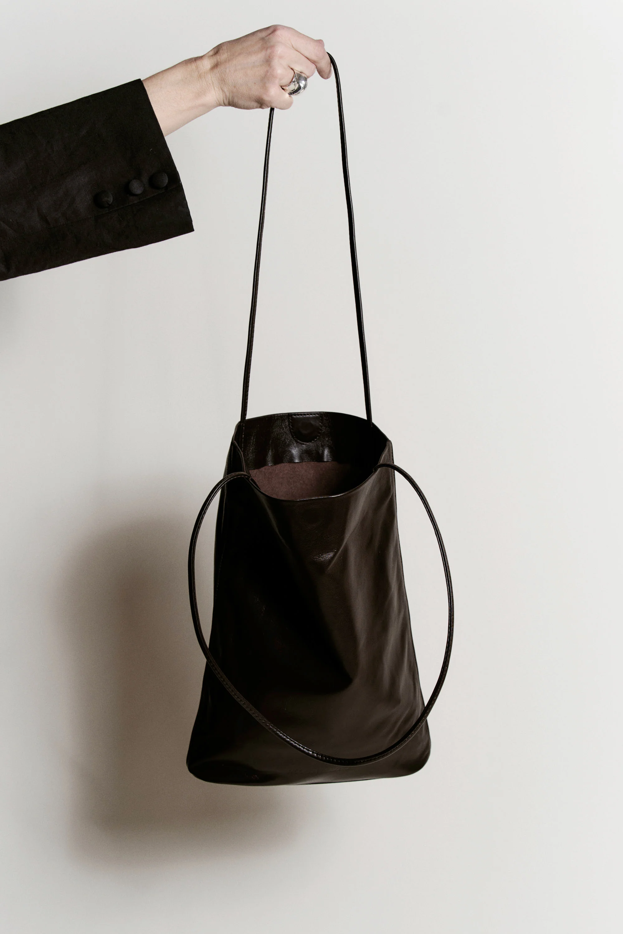 Braun Narrow Oval Tote - Image 8