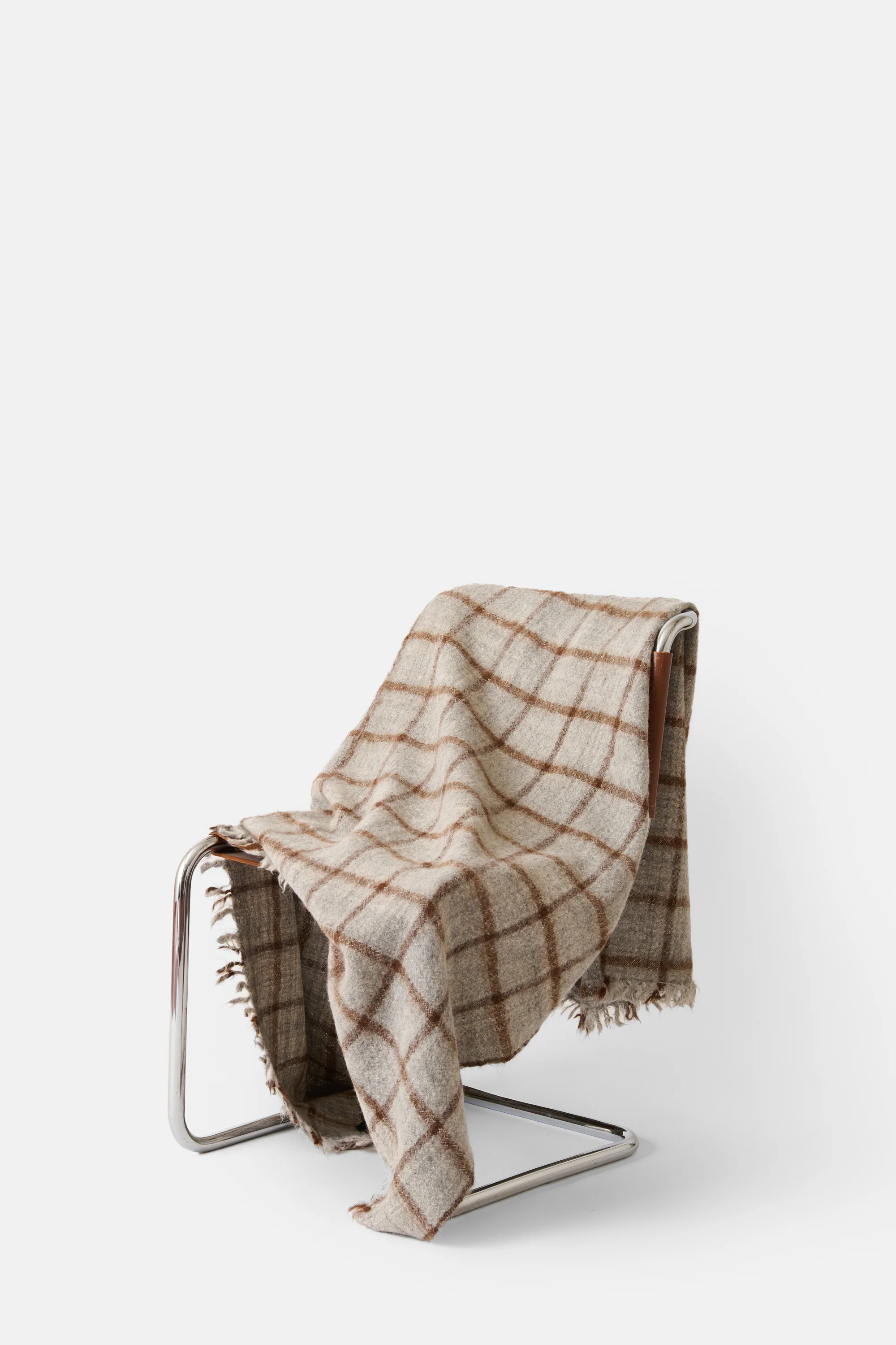 Checks Throw Plaid With Fringes - Image 7