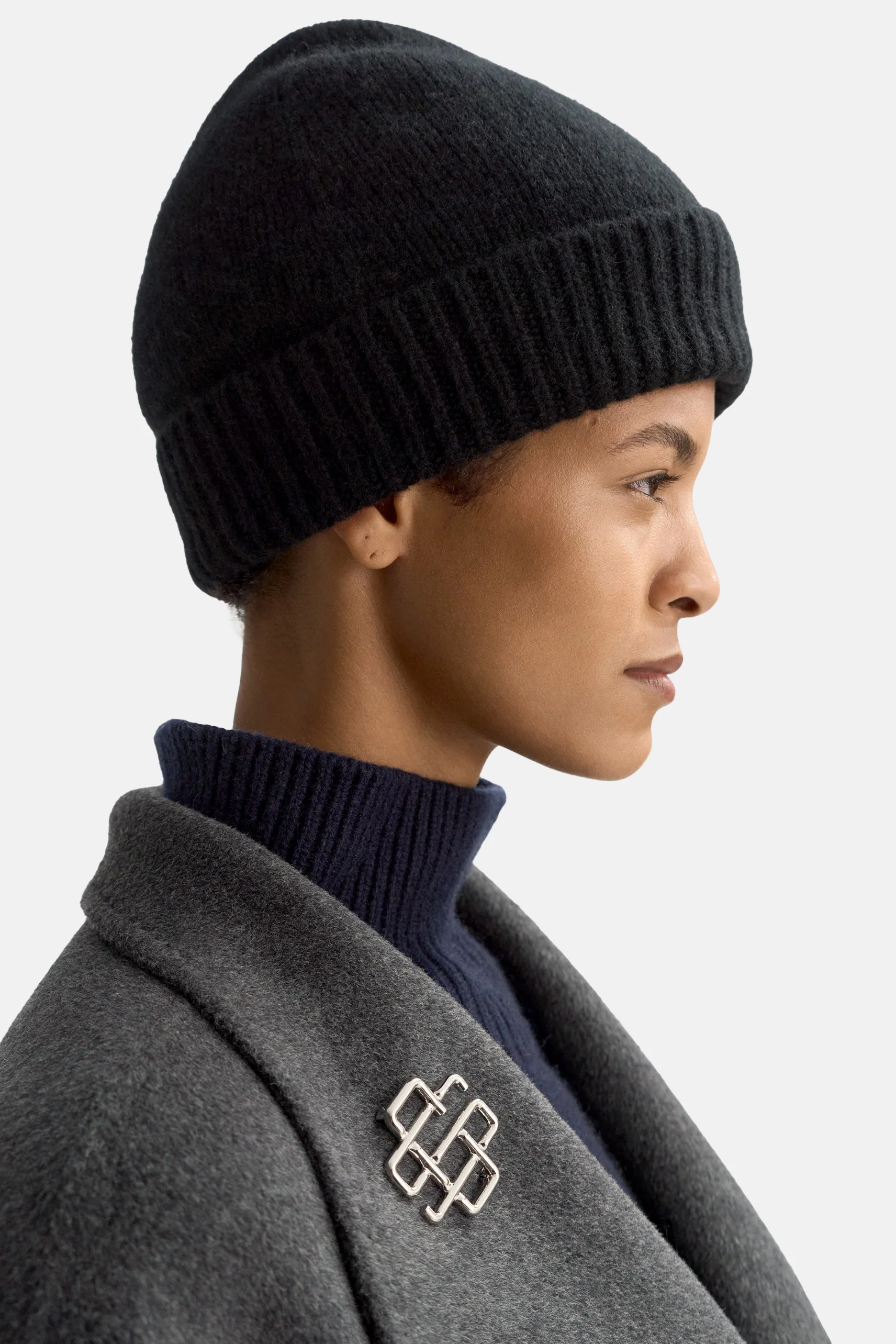 Black Chunky Beanie - Image 3