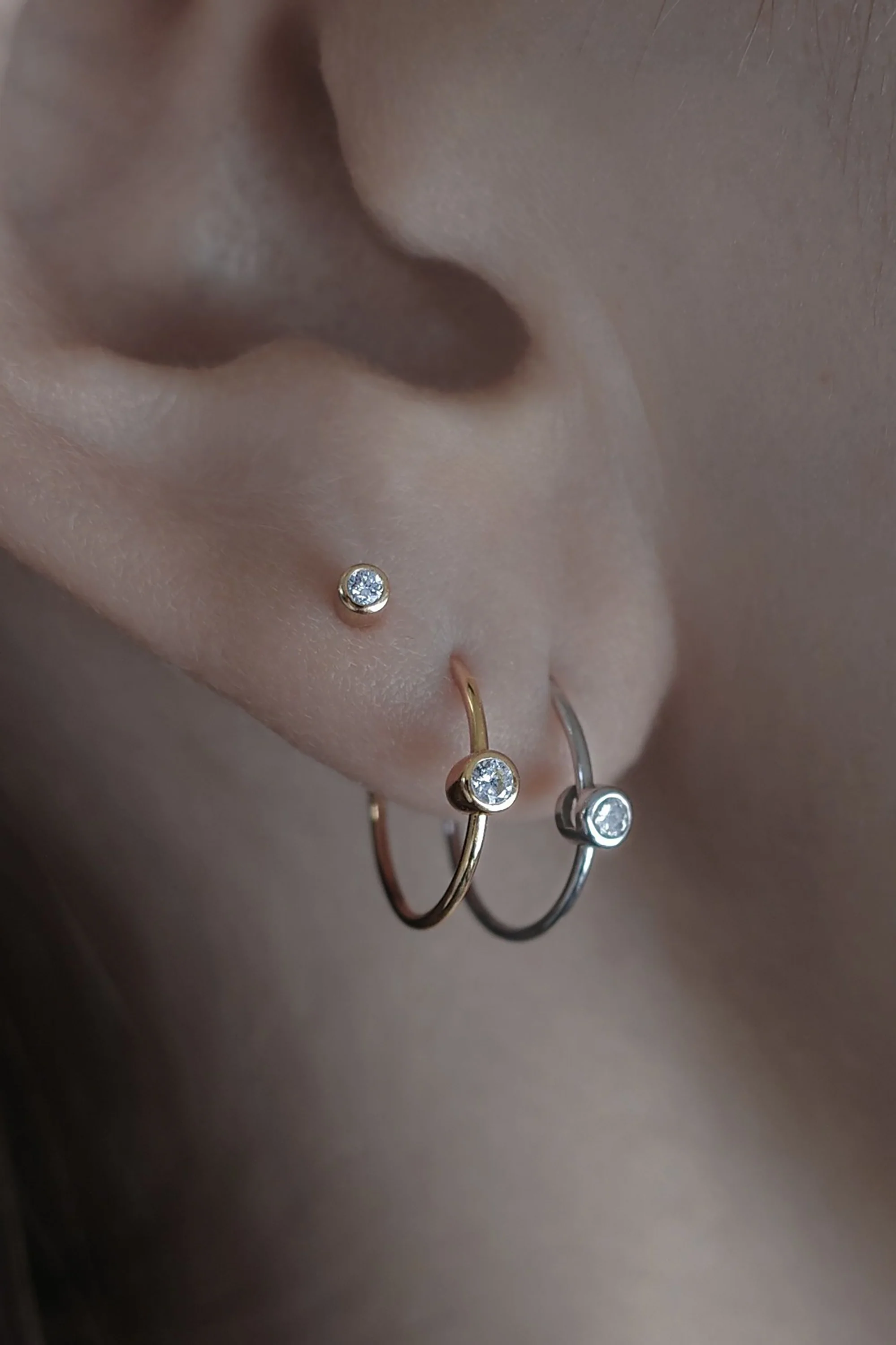 Diamond Twist Pin Earring 01 - Image 3