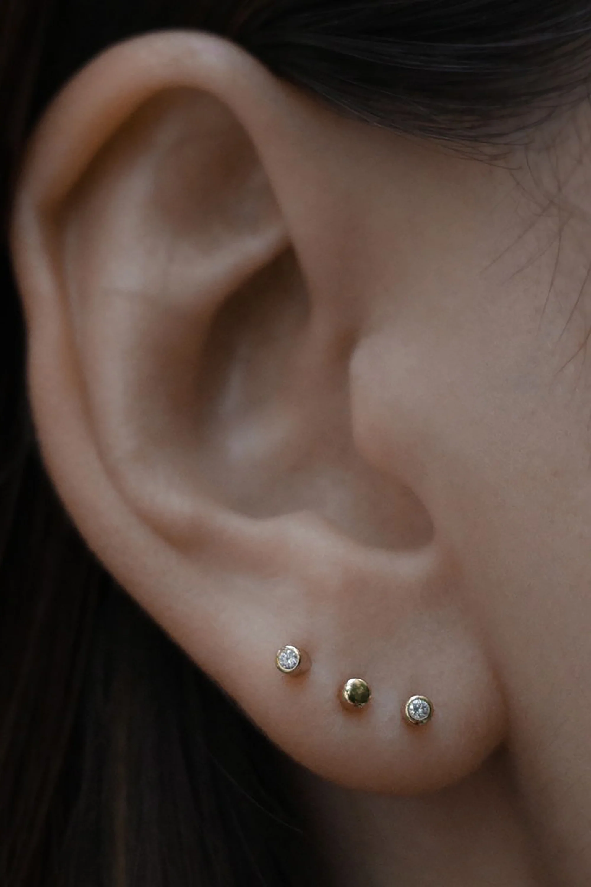 Diamond Twist Pin Earring 01 - Image 4