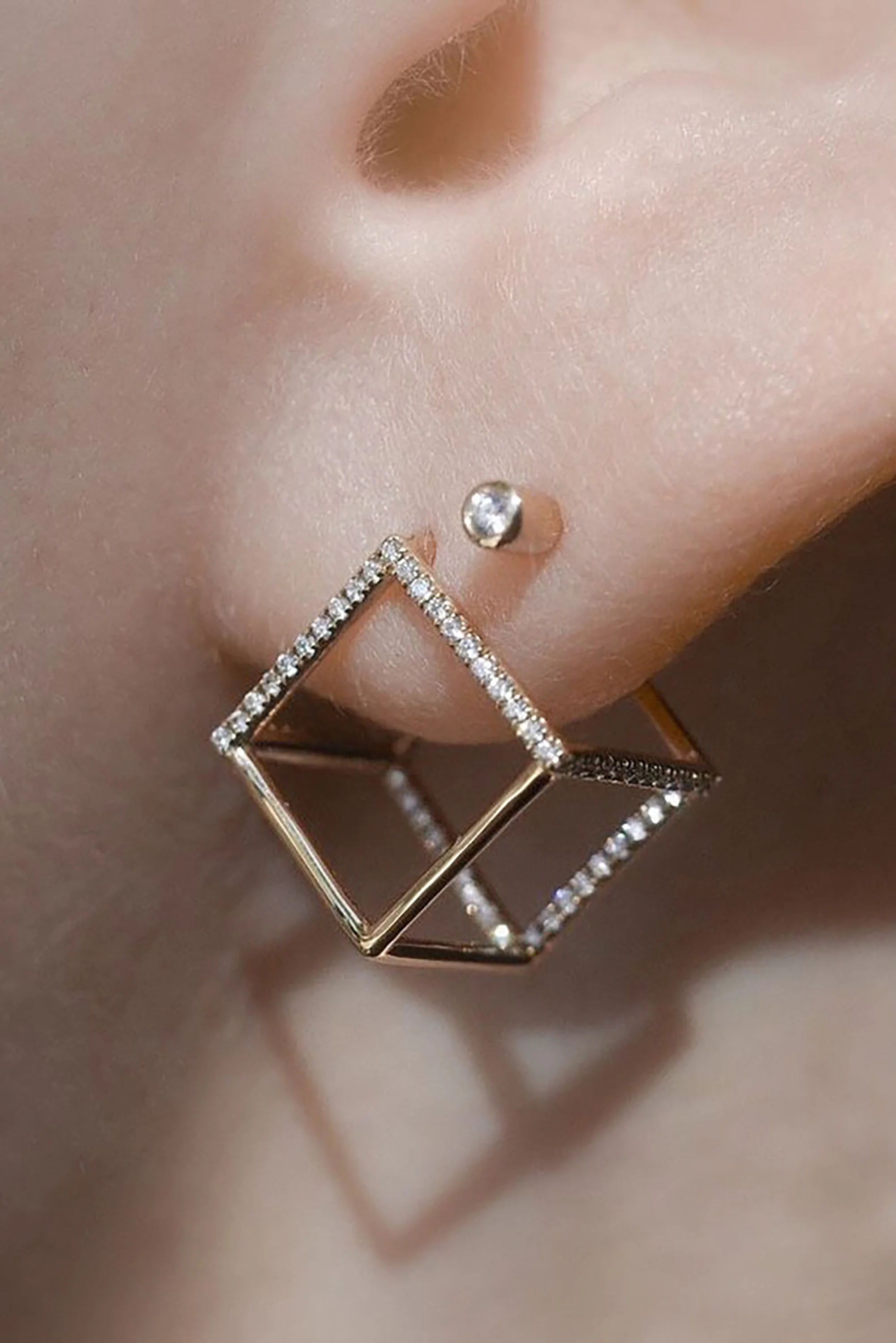 Diamond Twist Pin Earring 01 - Image 7