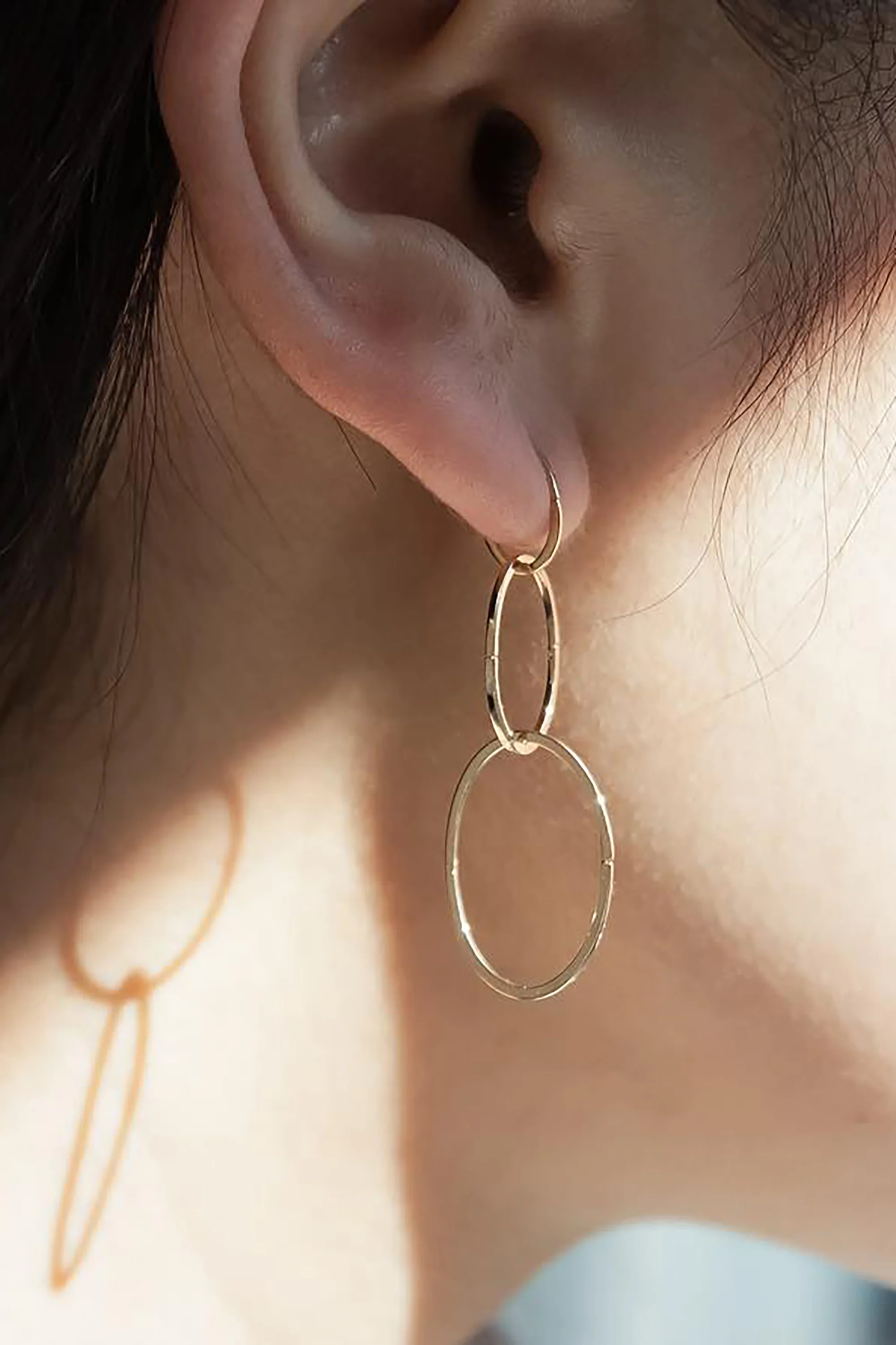 Gold Form Earring 20(01) - Image 2