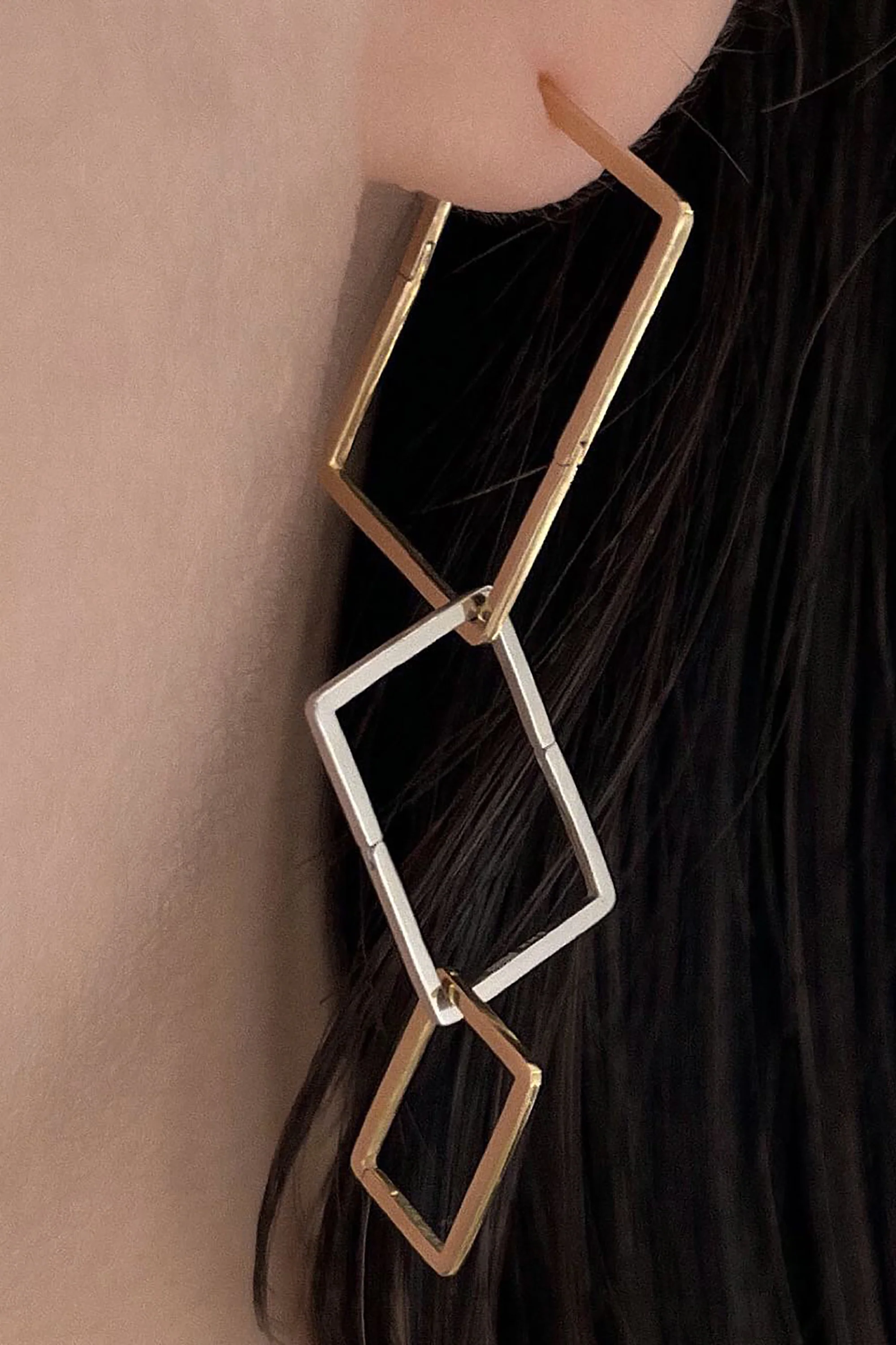 Gold Form Earring 20(02) - Image 2