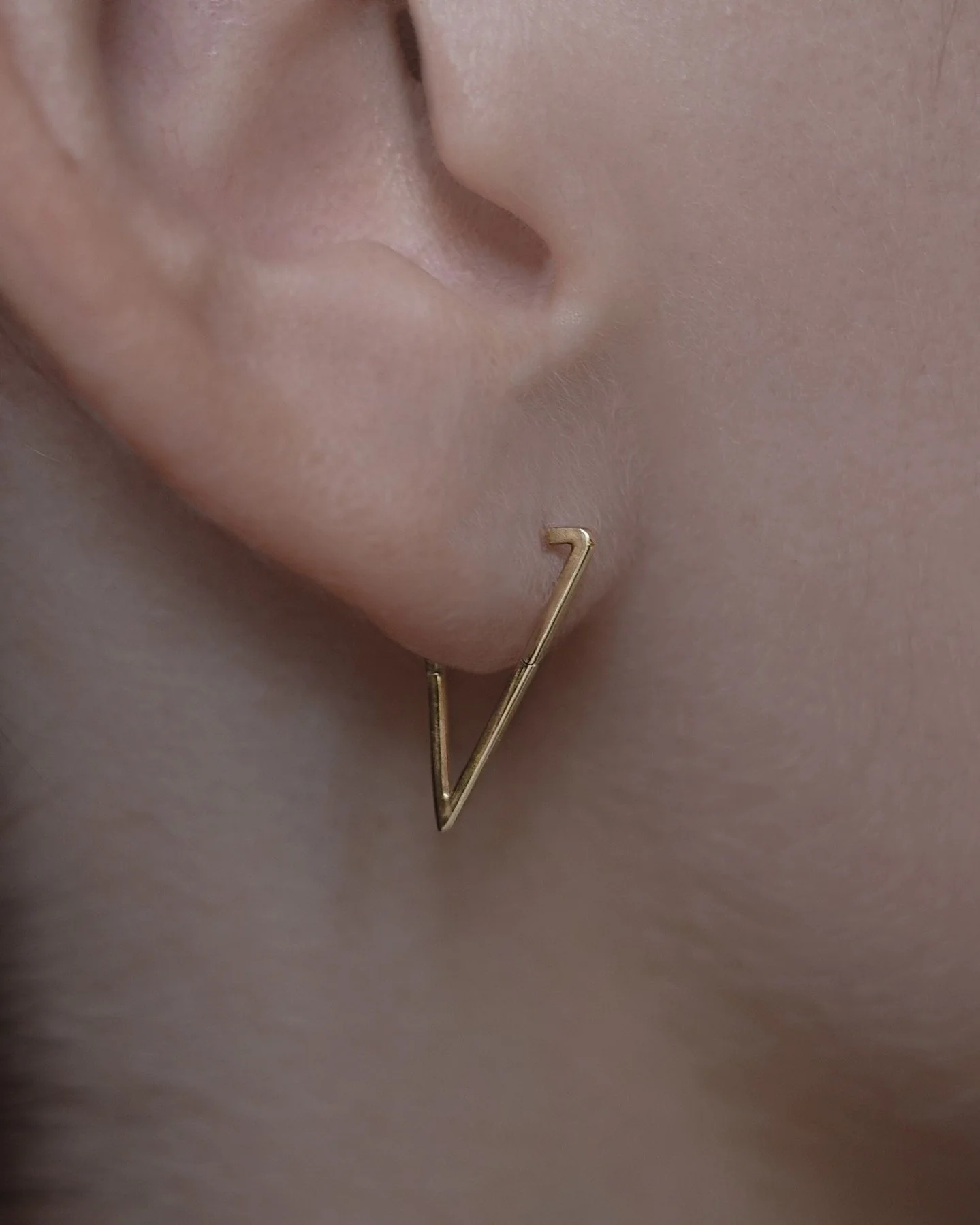 Gold Form Earring 15(03) - Image 4