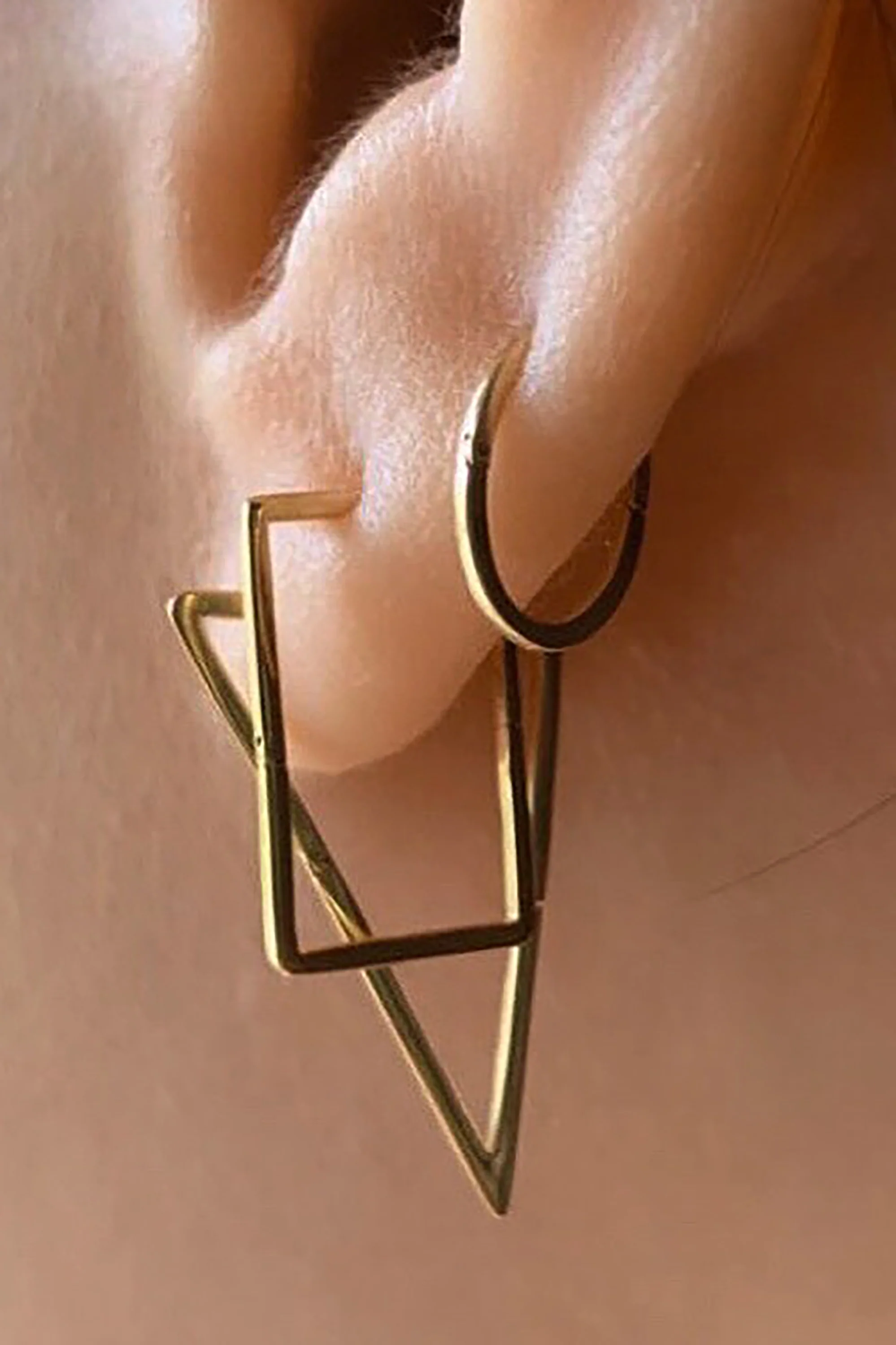 Gold Form Earring 20(03) - Image 3