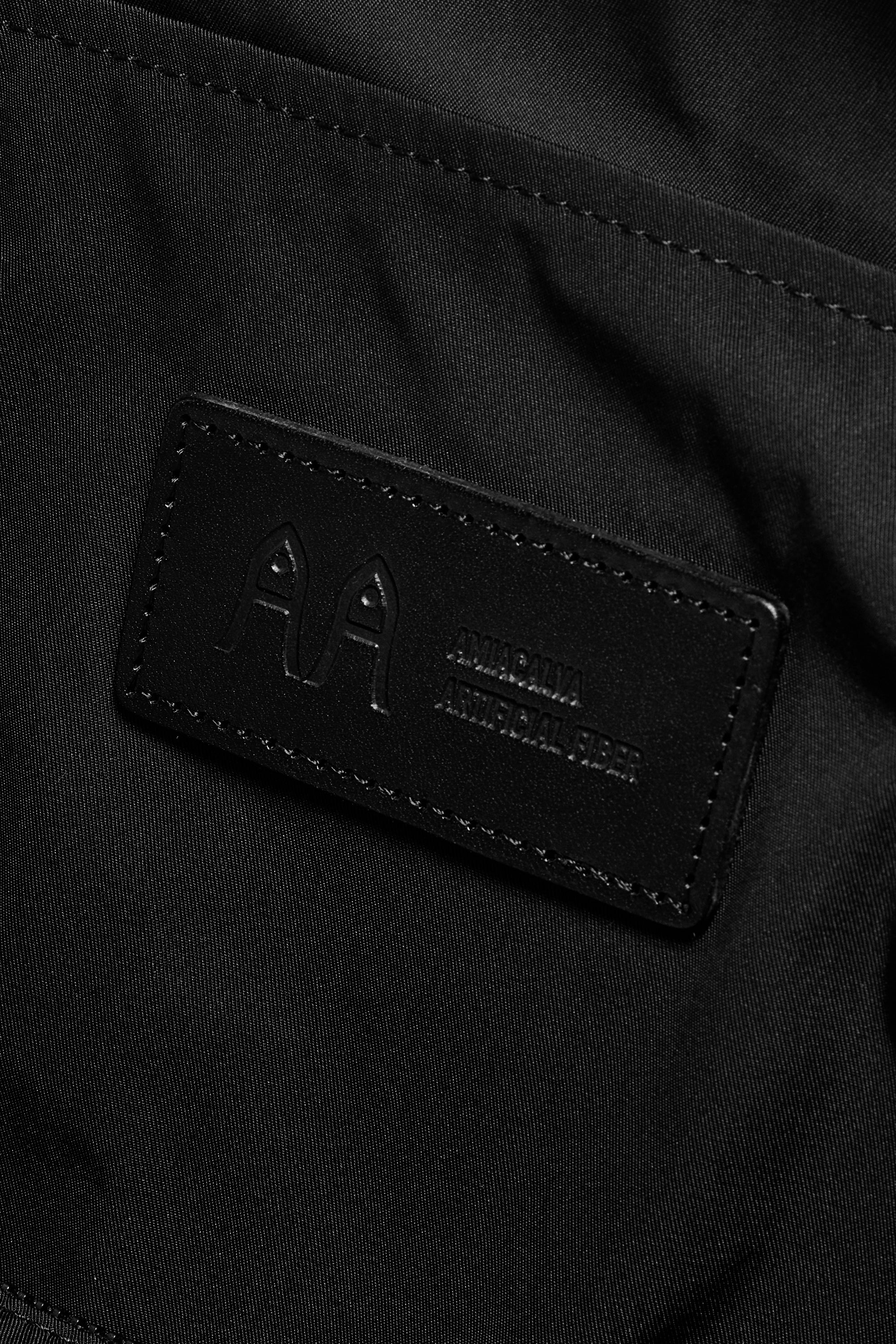 Small Gabardine Flat Shoulder - Image 11