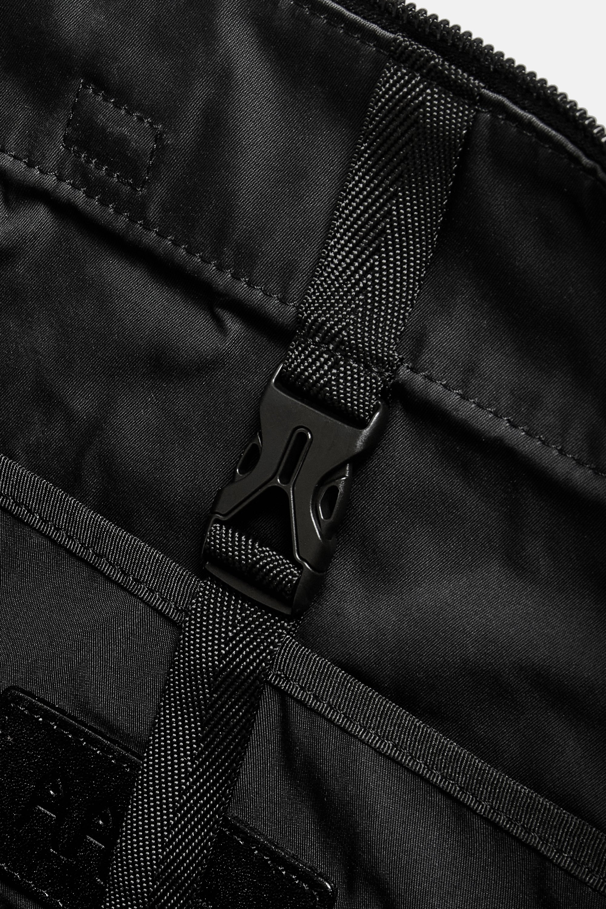 Gabardine Helmetbag - Image 12