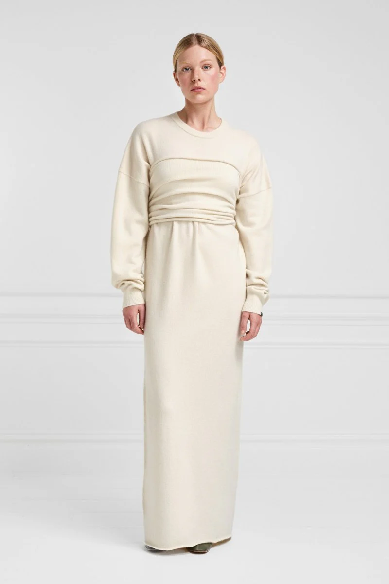 No 106 Weird Dress - Image 6