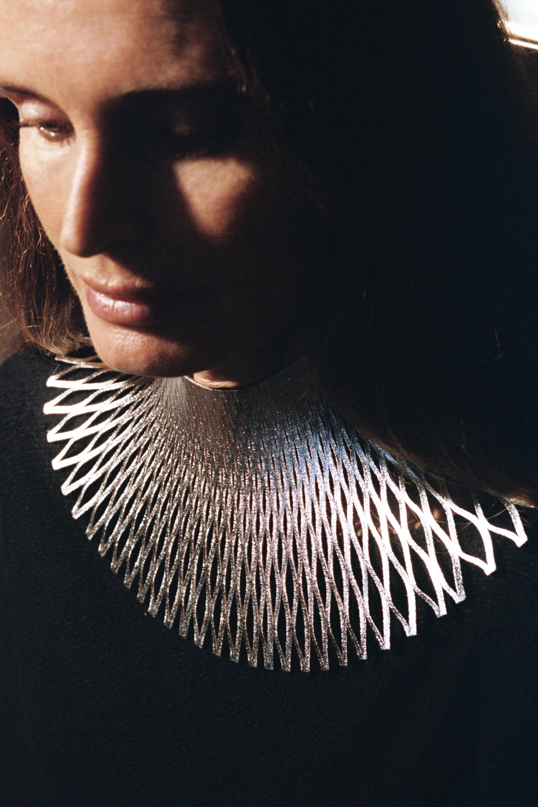 Platinum Dafne Necklace - Image 3